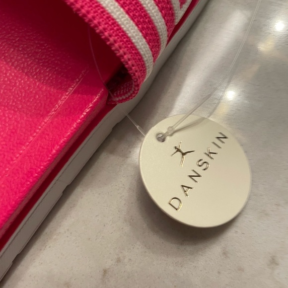 Danskin pink slides NWT size 7.5 - Picture 4 of 6